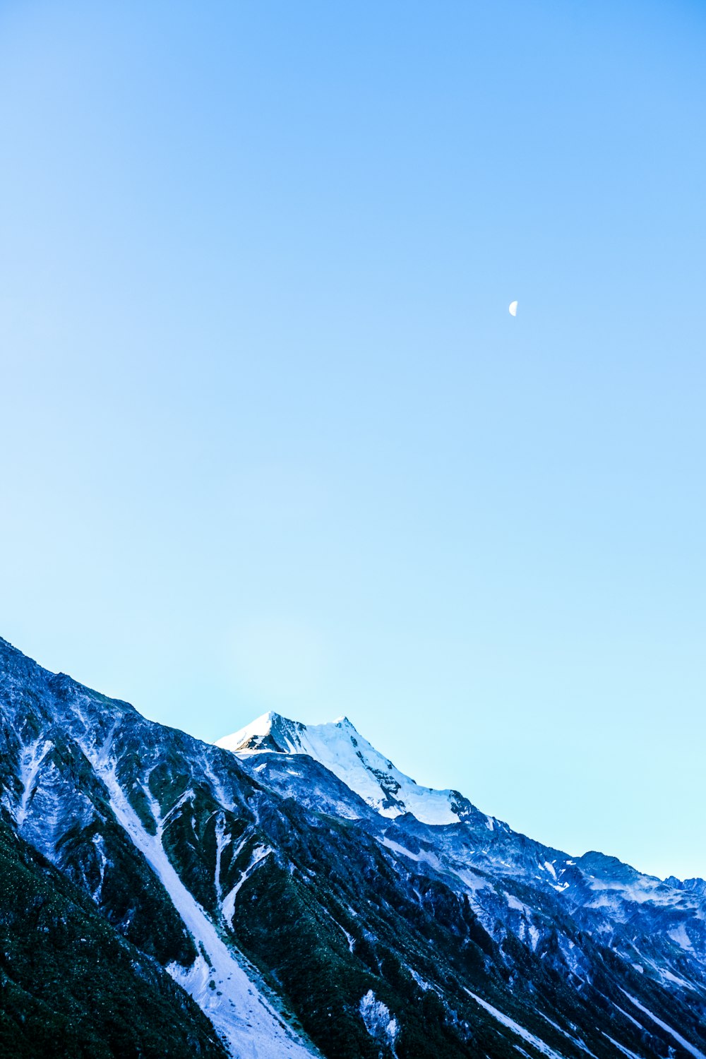 snow capped mountain during daytime