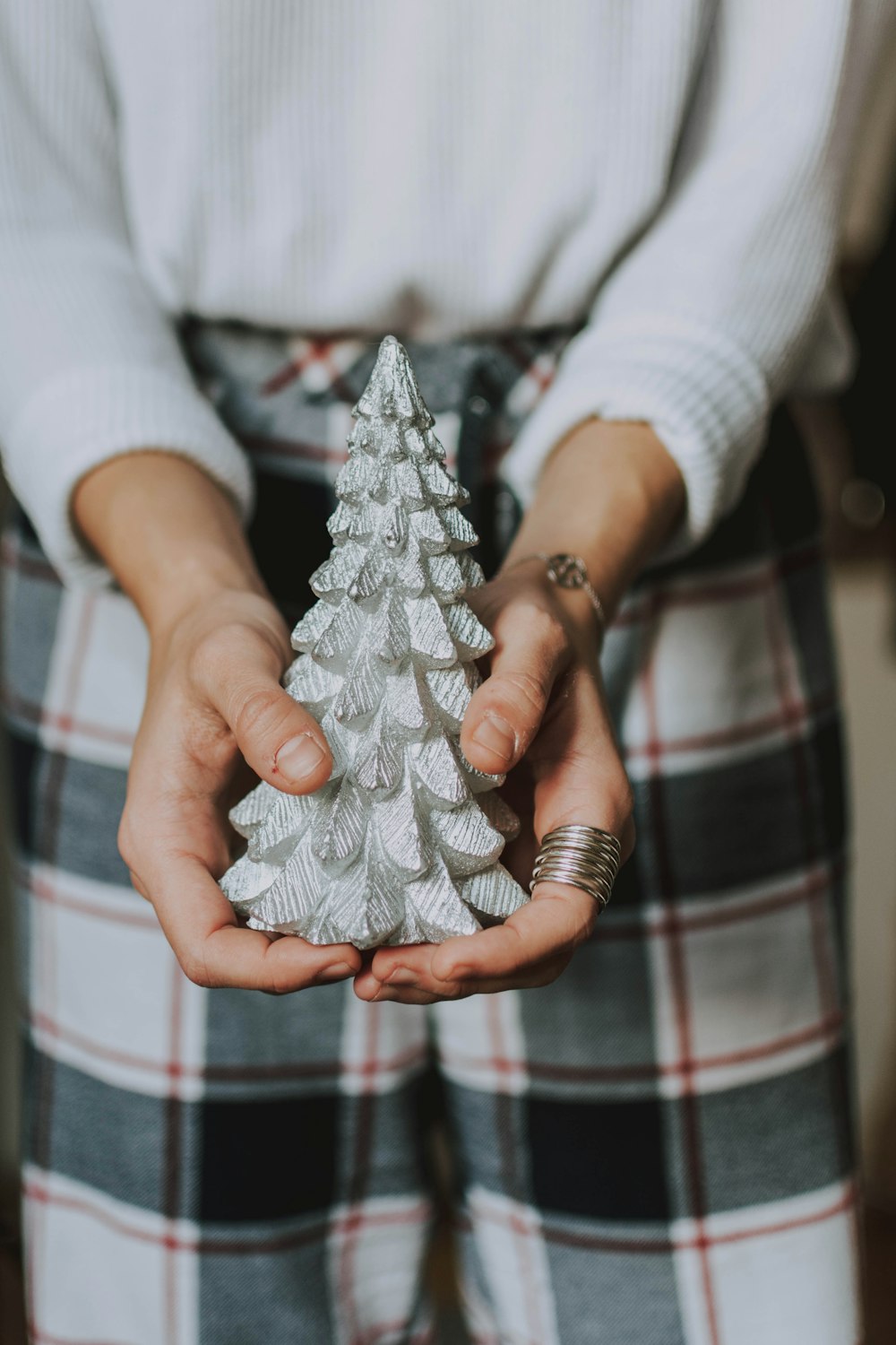 miniatura branca da árvore de Natal