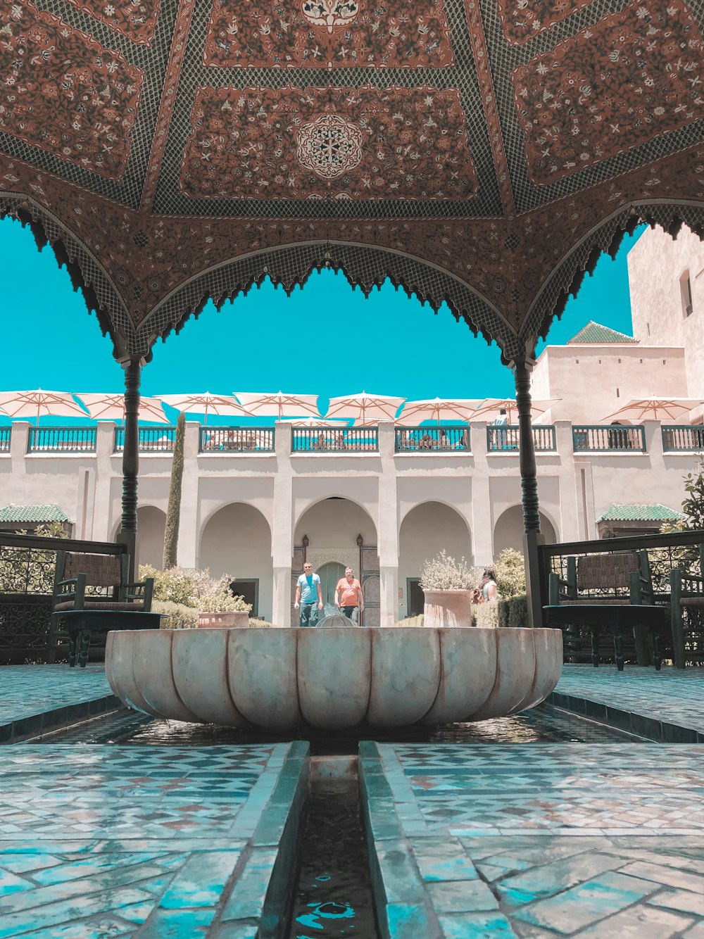 water fountain during daytime