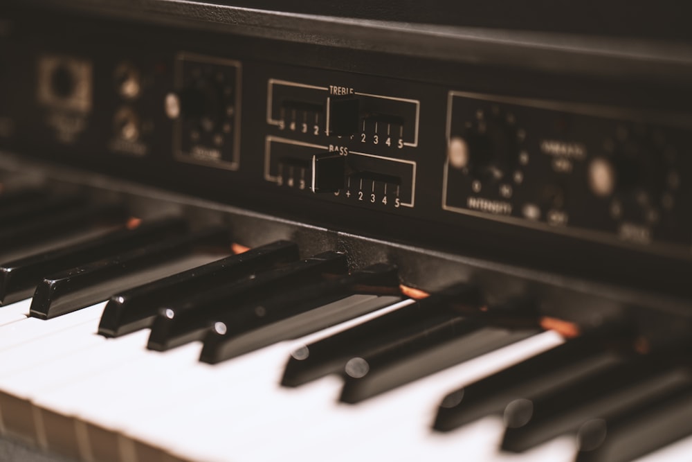 white and black piano keyboard