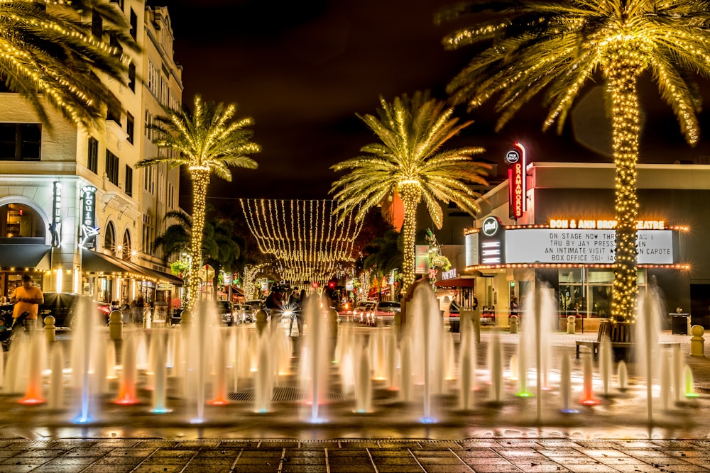 panning photo of water fountain