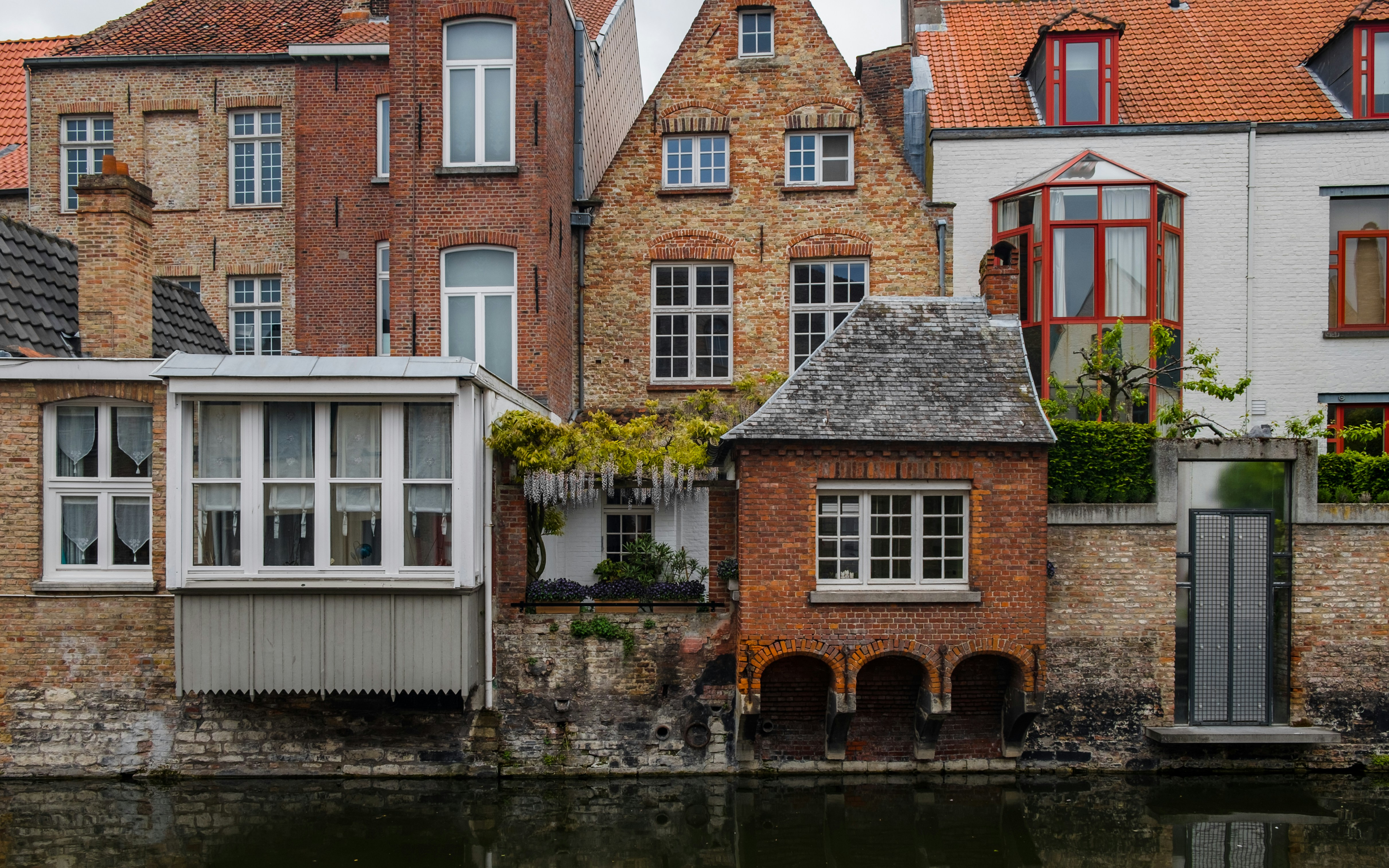 The Secret of Bruges' Brick Buildings