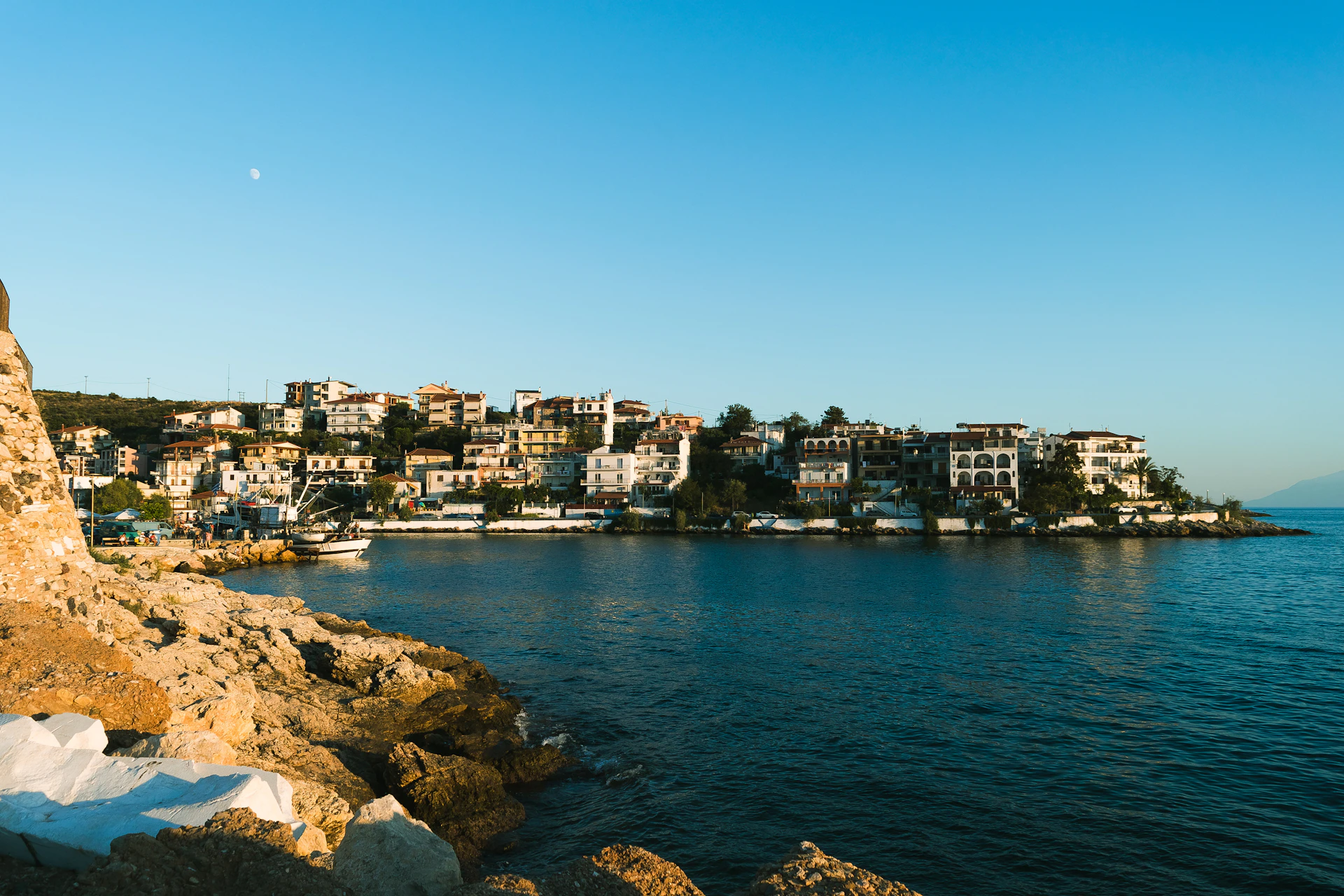 body of water near buildings during daytime