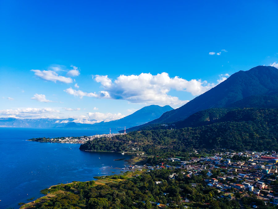 Vista desde el mirador de San Juan La Laguna hacia el lago.