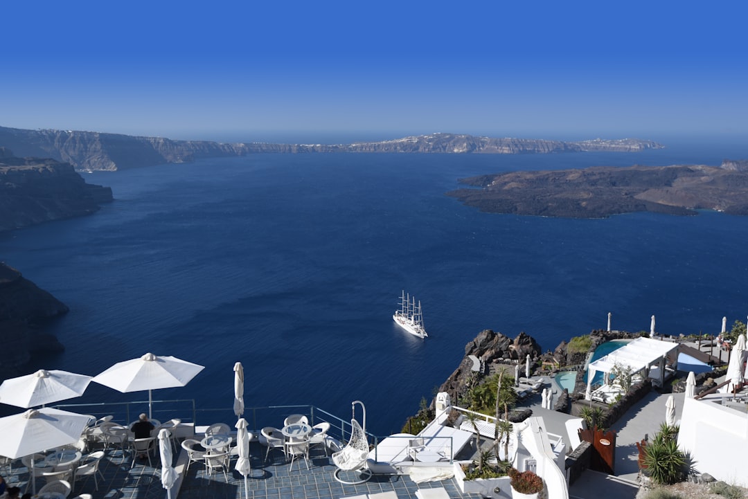 travelers stories about Hill station in Oia, Greece