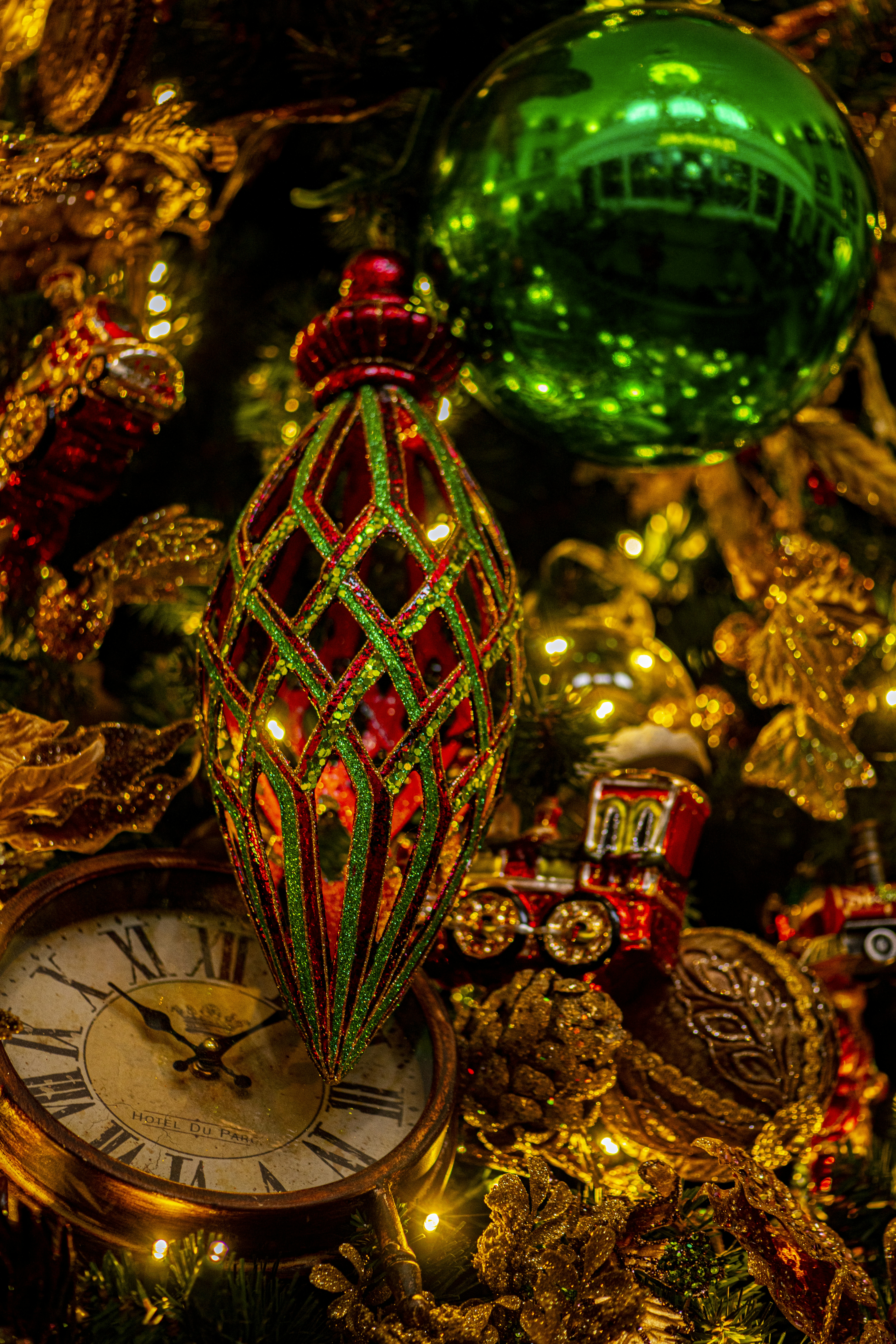 5 Timeless Christmas Decorations for a Classic Holiday