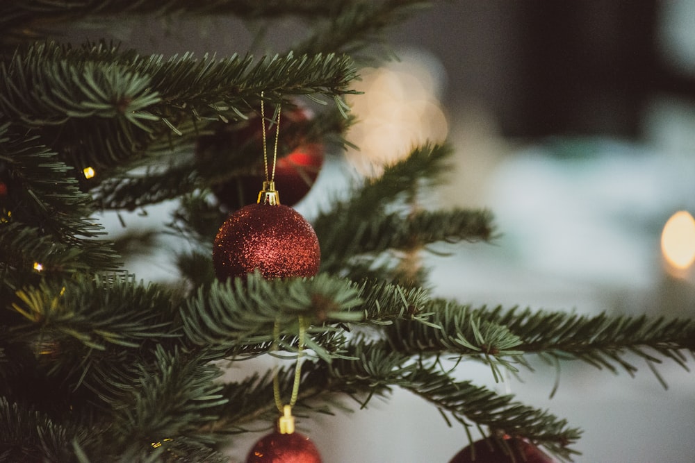 red baubles