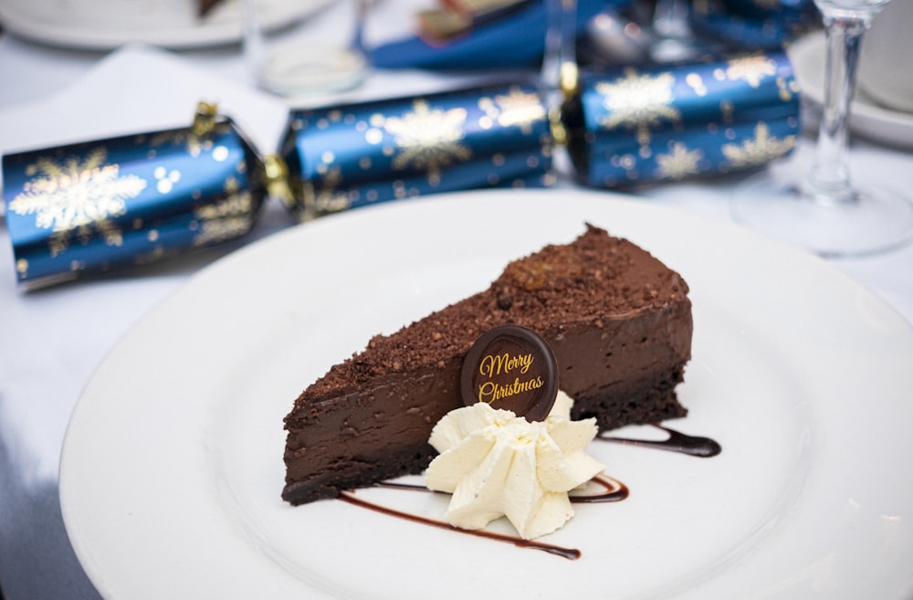 sliced brown cake on plate