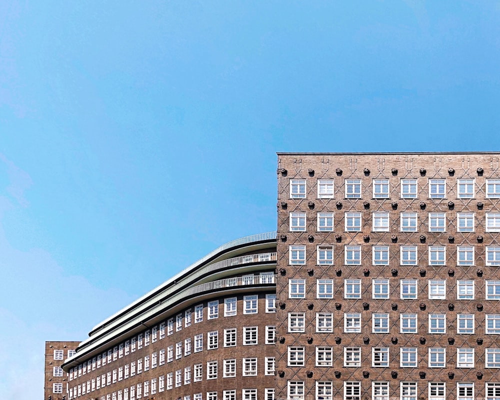 brown concrete building