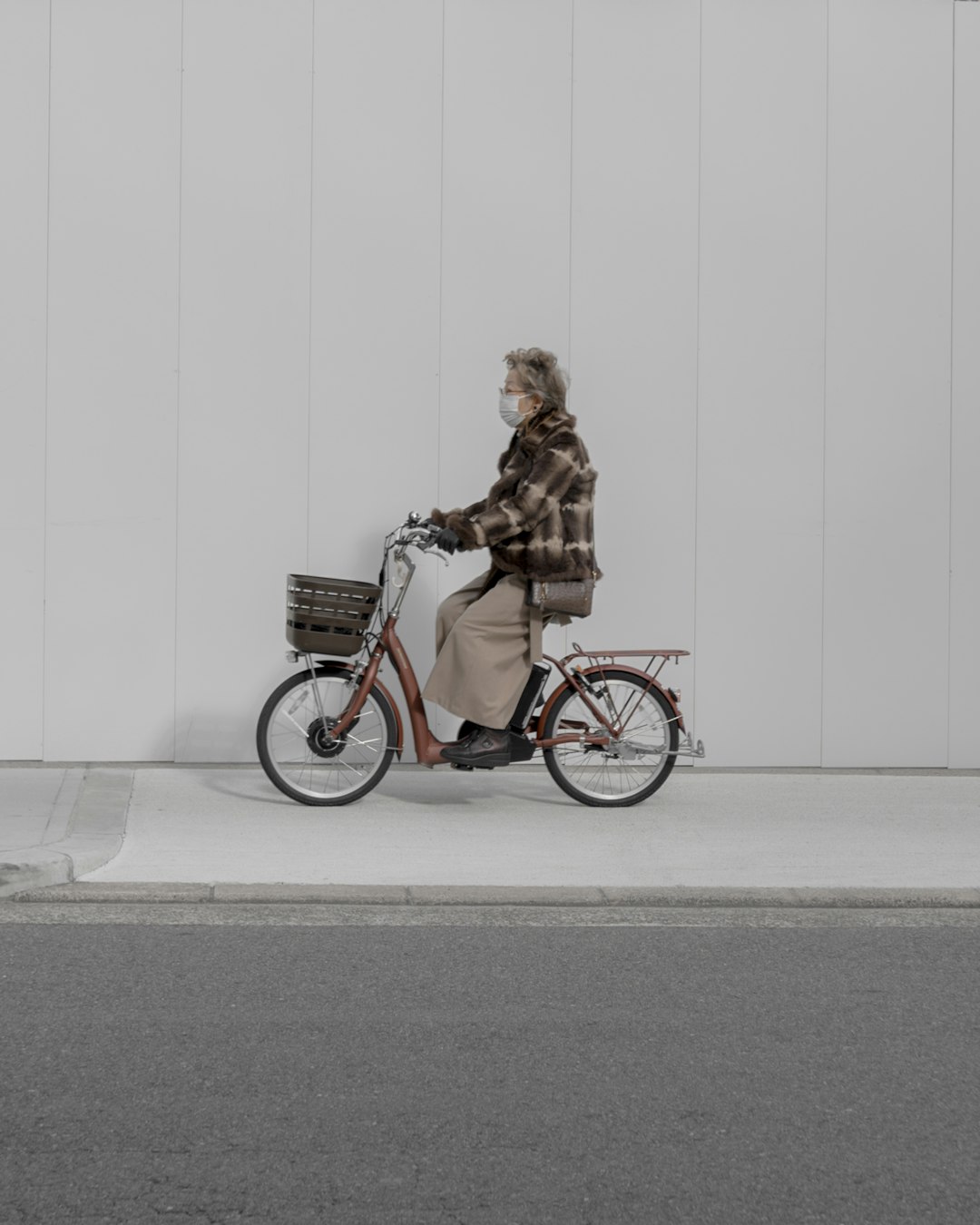 photo of Osaka Cycling near Kobe Port Tower