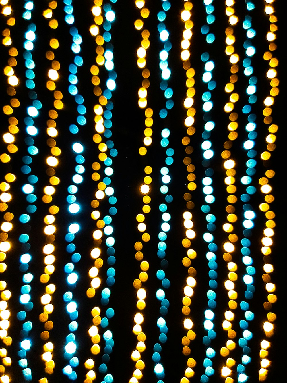 blue and yellow bokeh lights