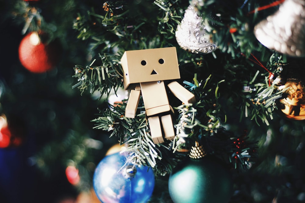 Amazon Danbo en el árbol de Navidad