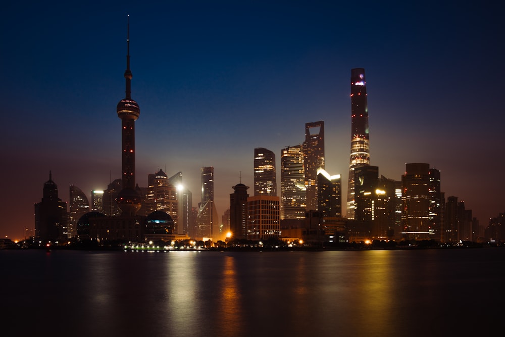 Shanghái, China, durante la noche