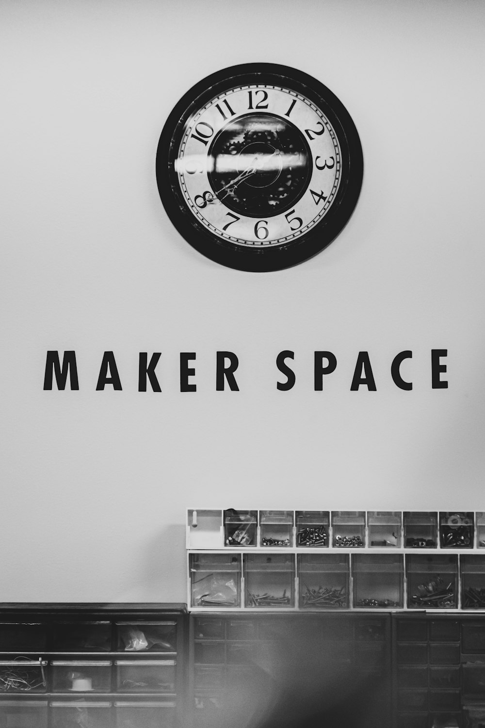 Beschilderung des Maker Space