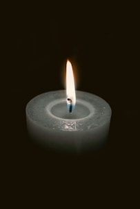 white pillar candle