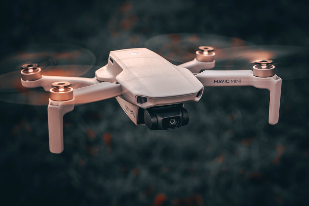 blanco DJI Mavic Mini