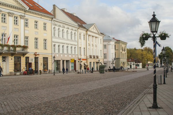 Empty road — Tartu, Estonia