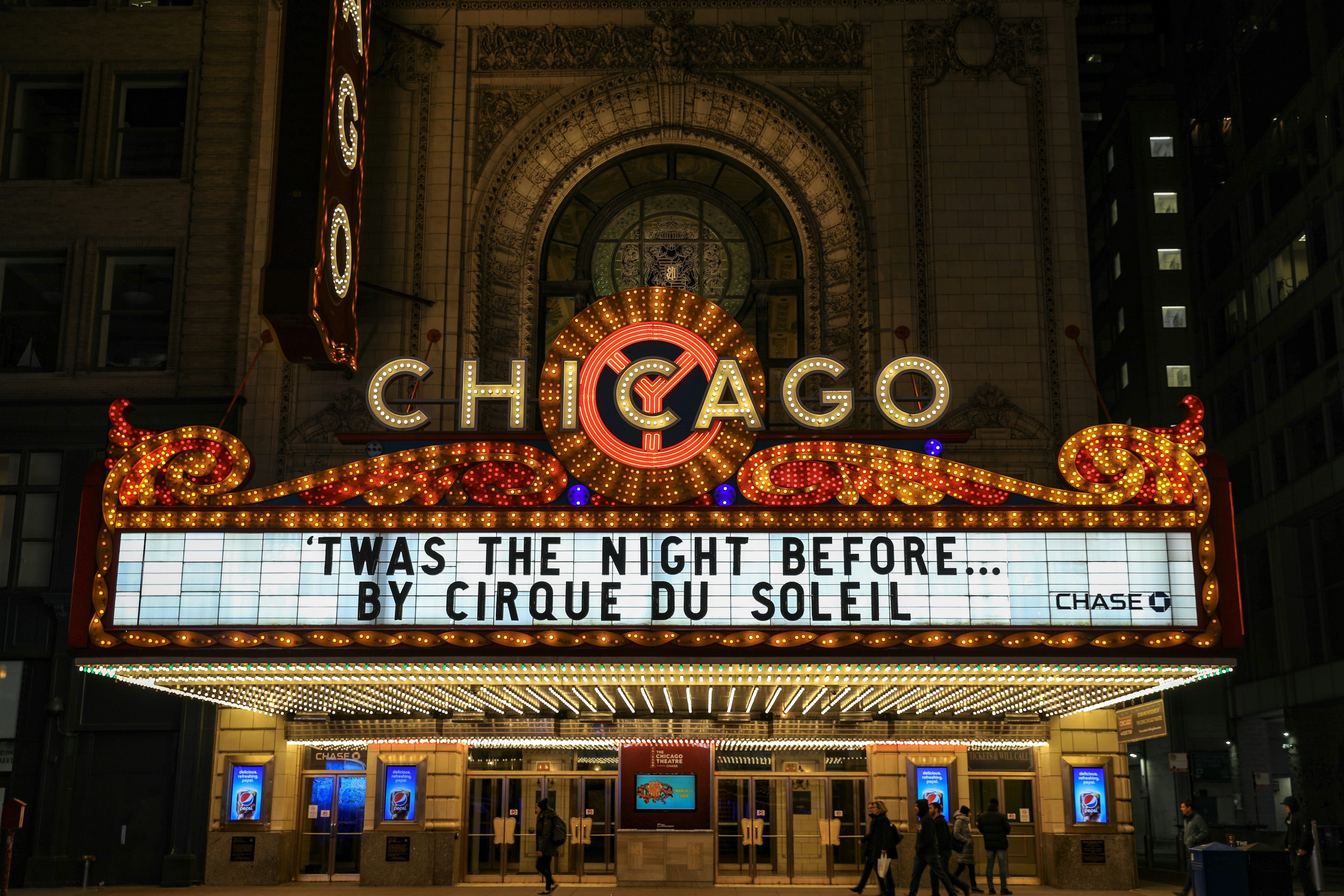 insegne al neon gialle di Chicago