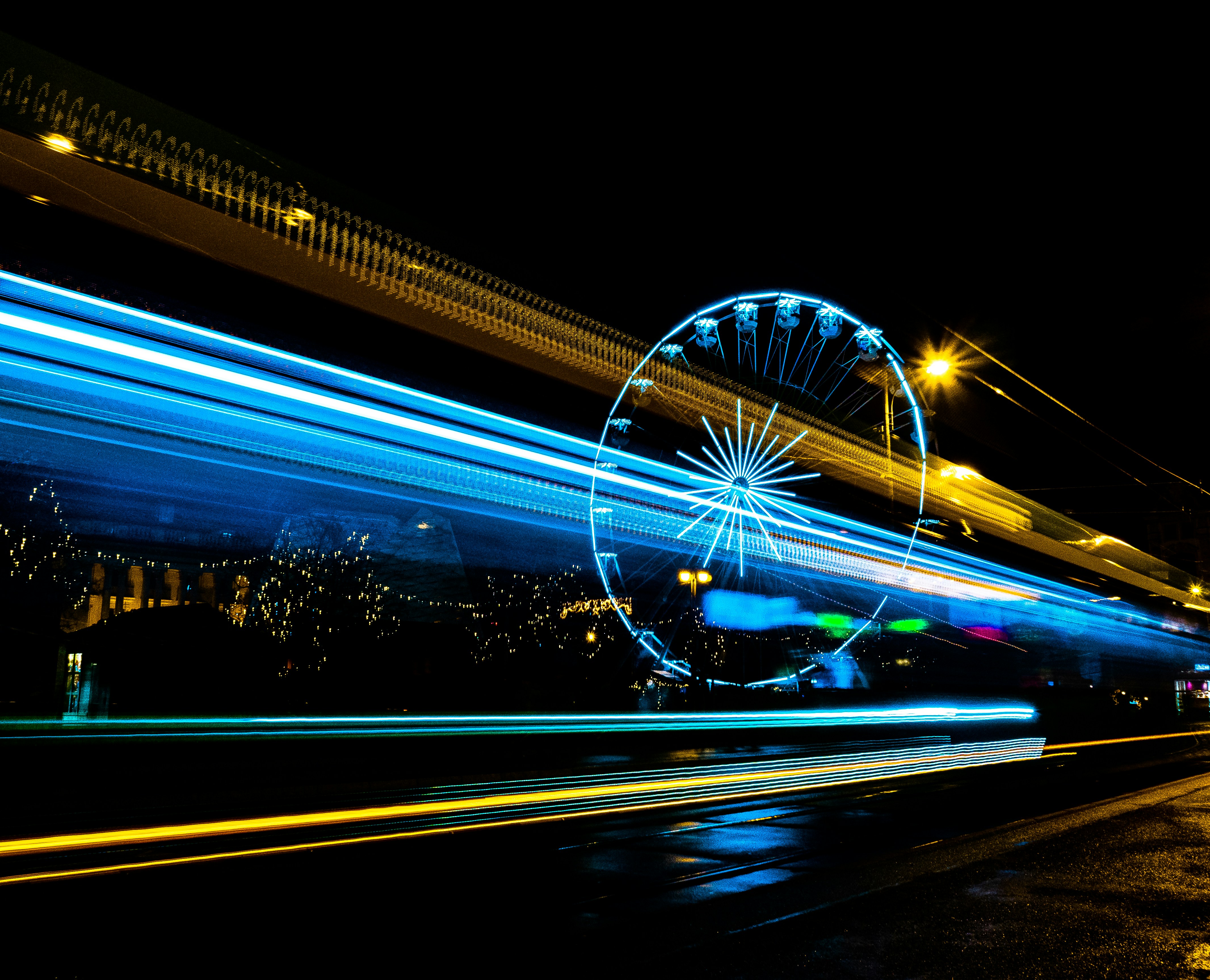 time lapse photo of Ferris wheel during nighttime