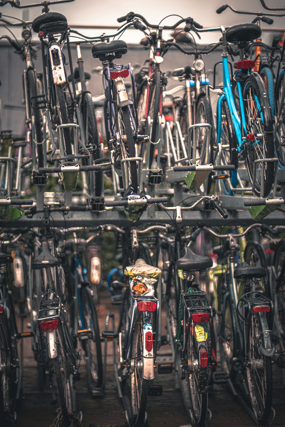 Estacionamiento de bicicletas estacionado