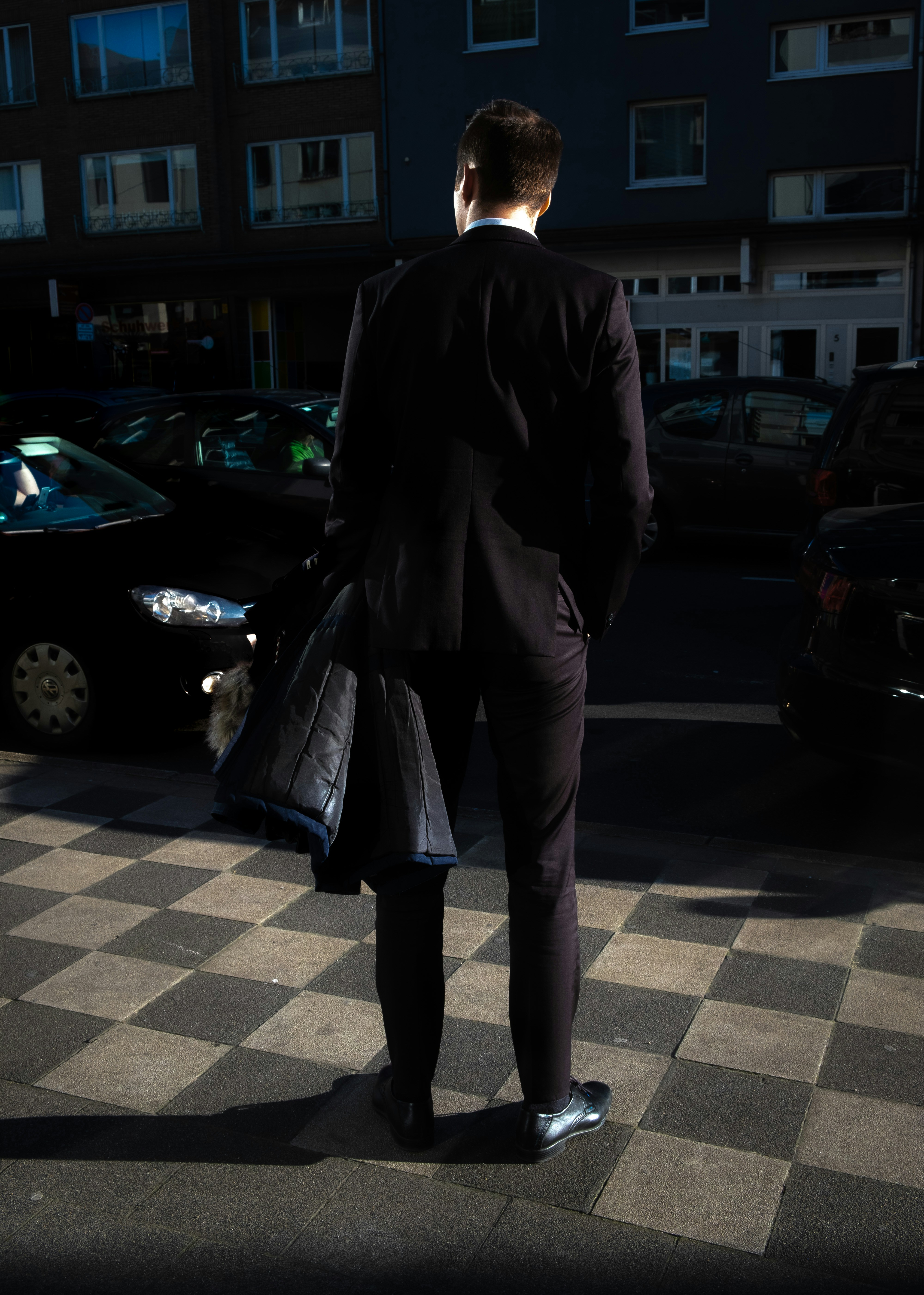 Schwarzer Herrenanzug