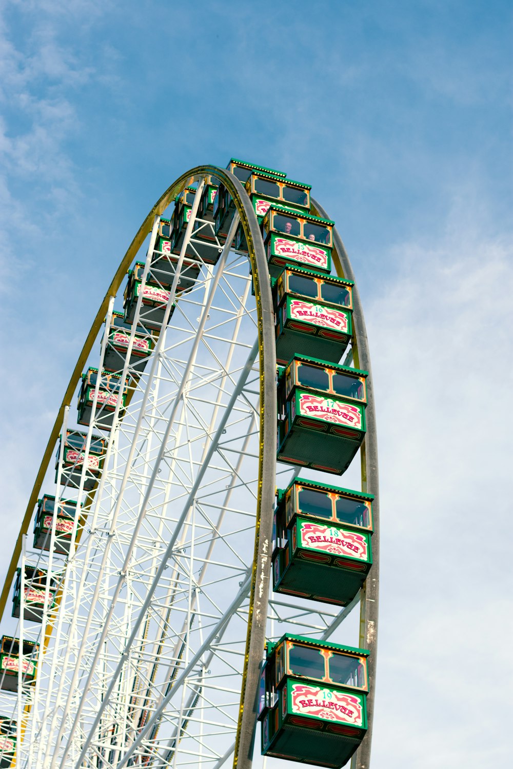 Ferris wheel during day