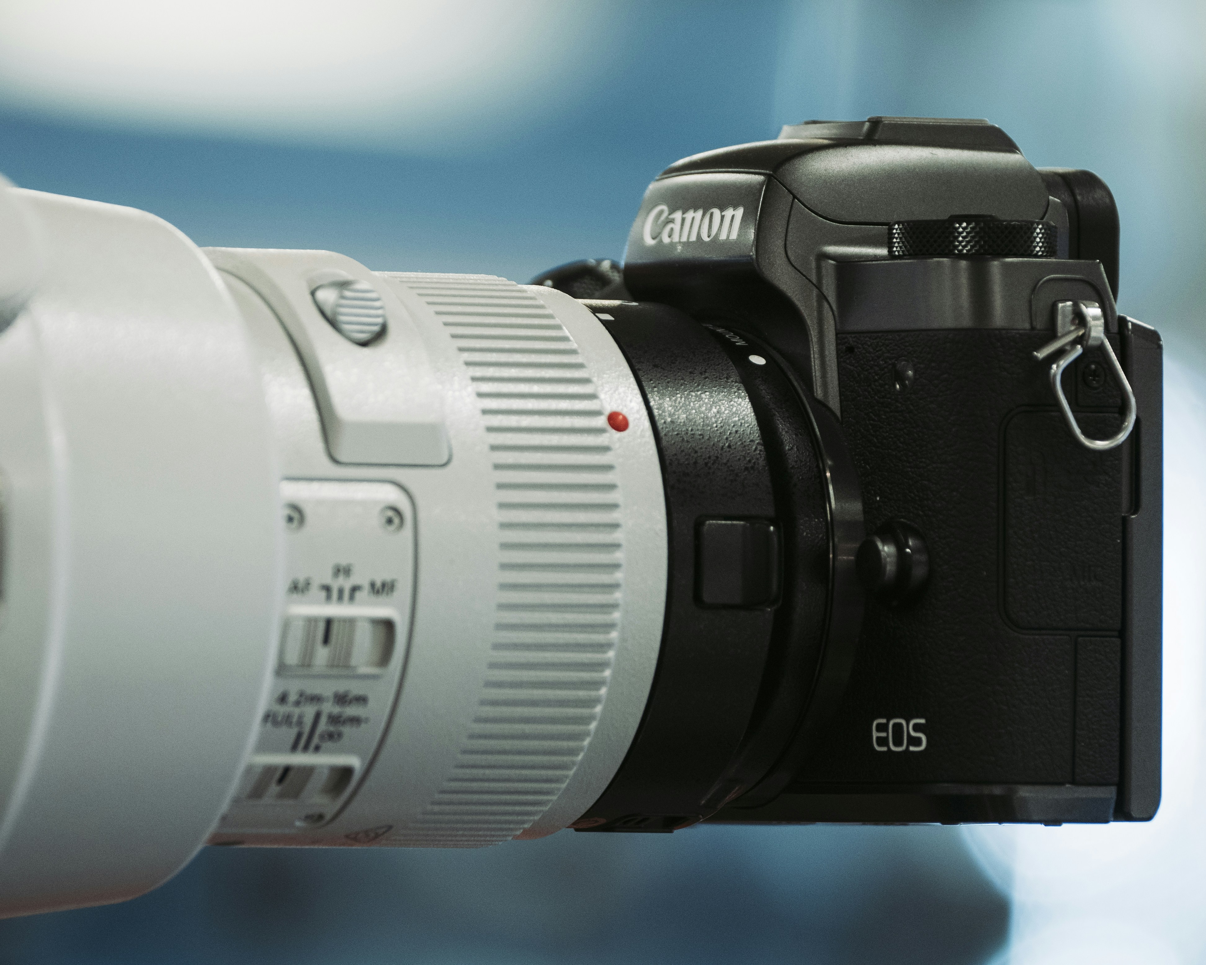 5 External Flash Options to Enhance Your DSLR Camera Lighting
