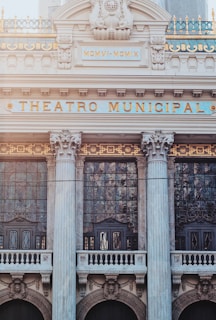 Theatro Municipal building during daytime