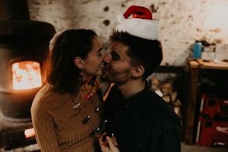 couple kissing photograph