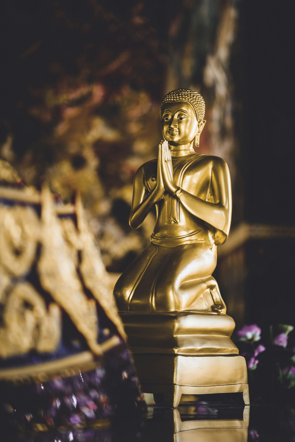 gold Buddha statue