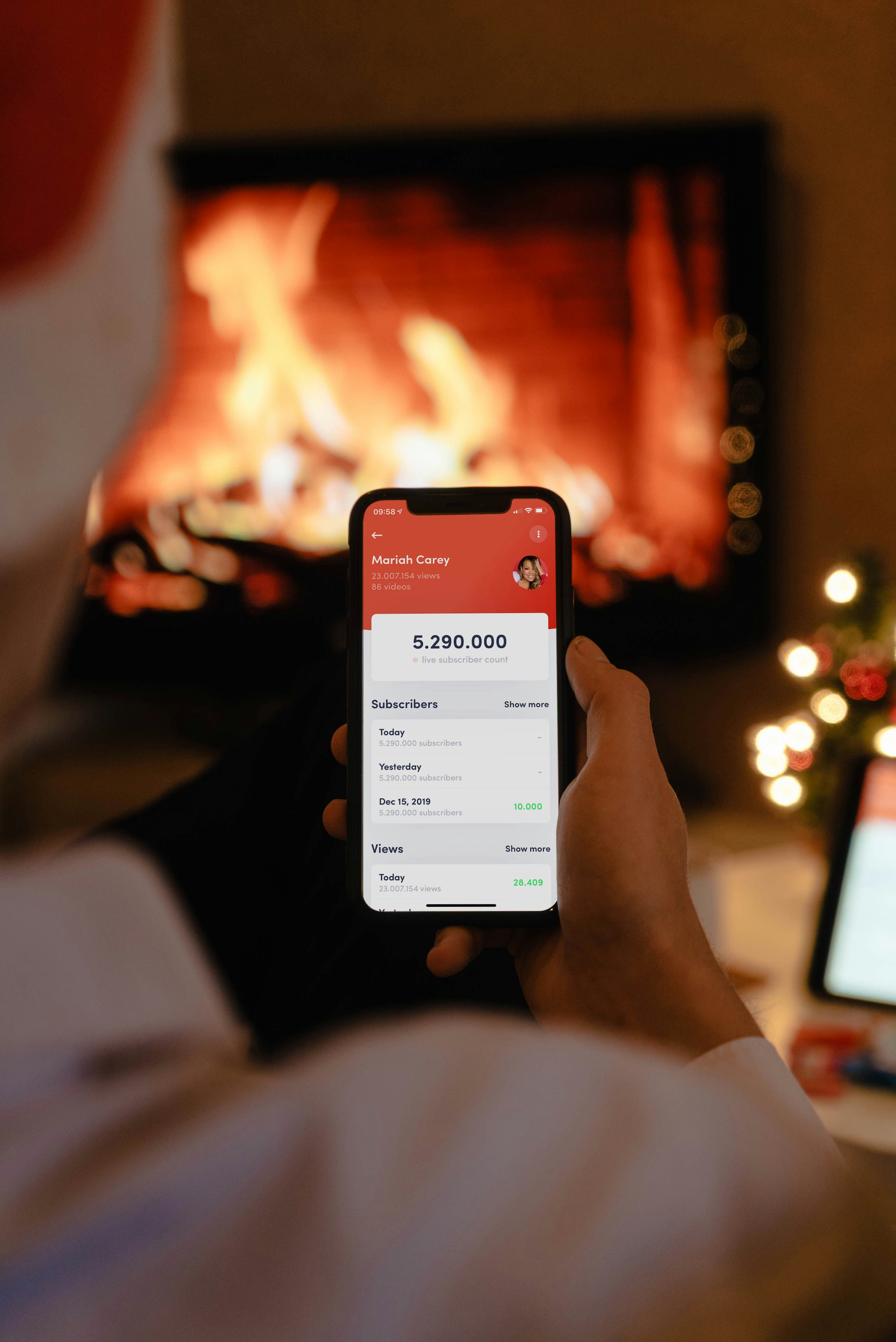 photo-1576578345263-659d6041a3fa?ixid=M3