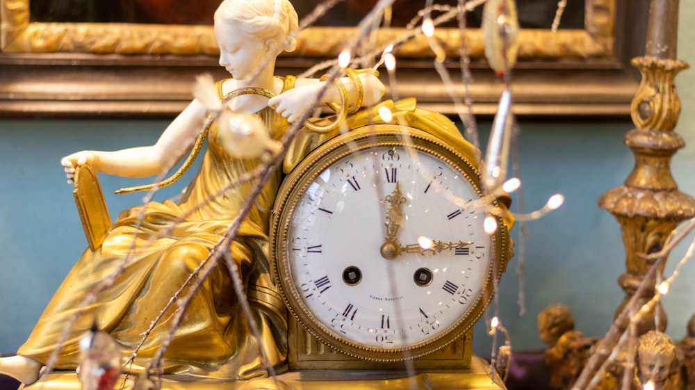 shallow focus photo of brown analog clock