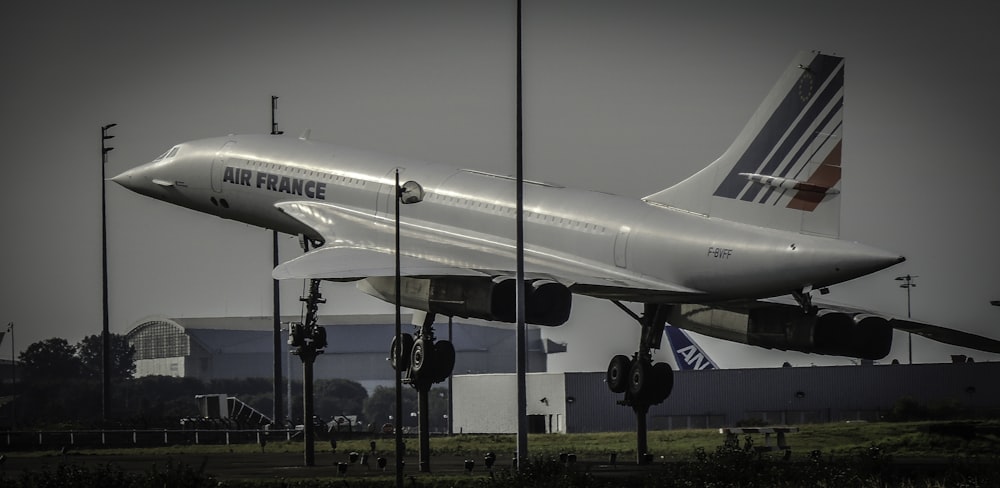 gray Air France passenger plane