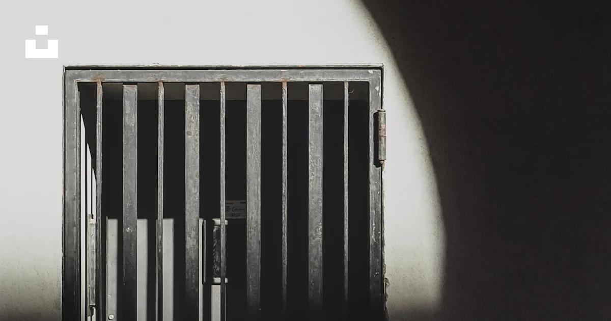 刑務所の独房の白黒写真の写真 – Unsplashの黒いの無料画像
