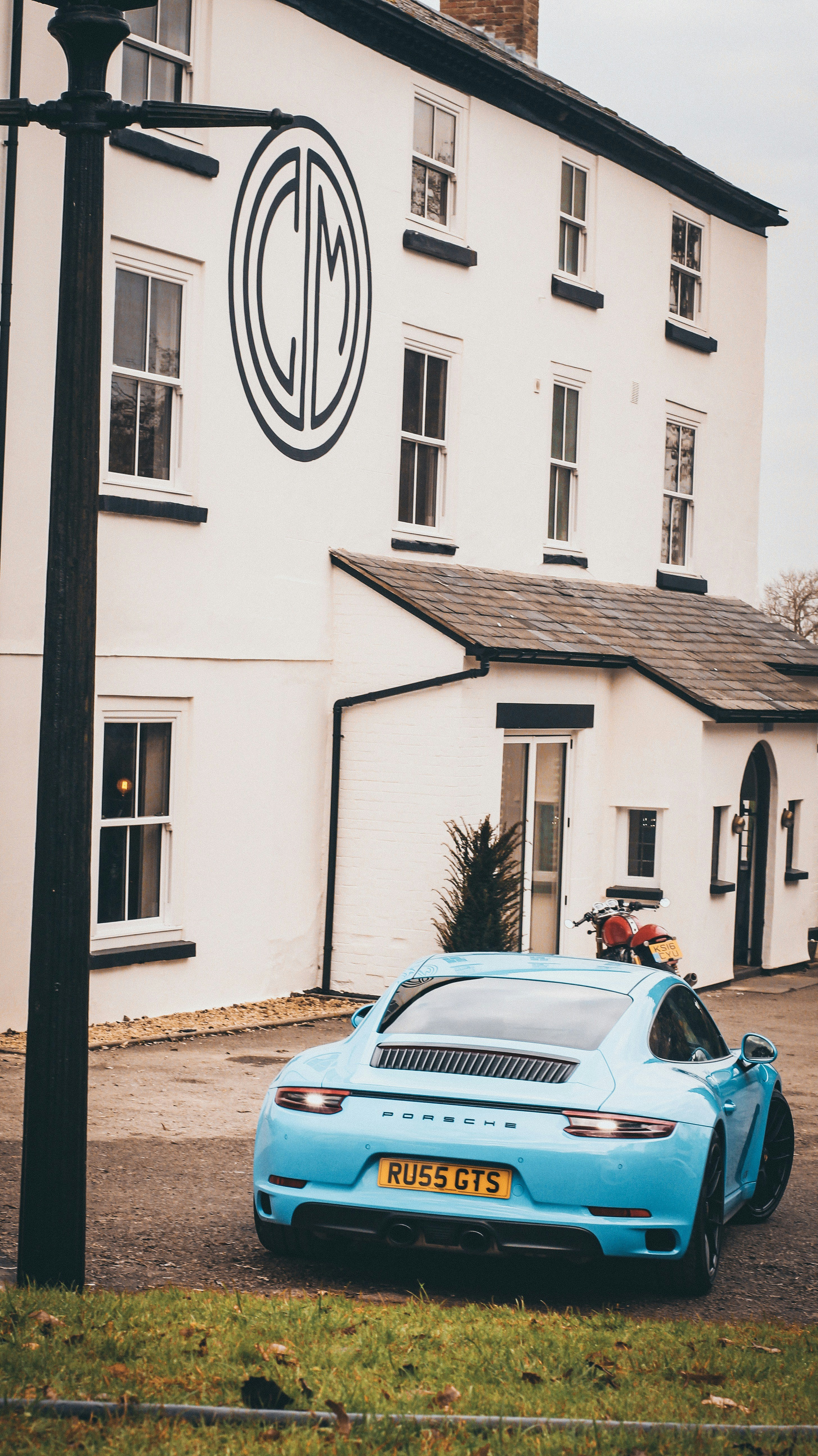 Photo by samuelgirven