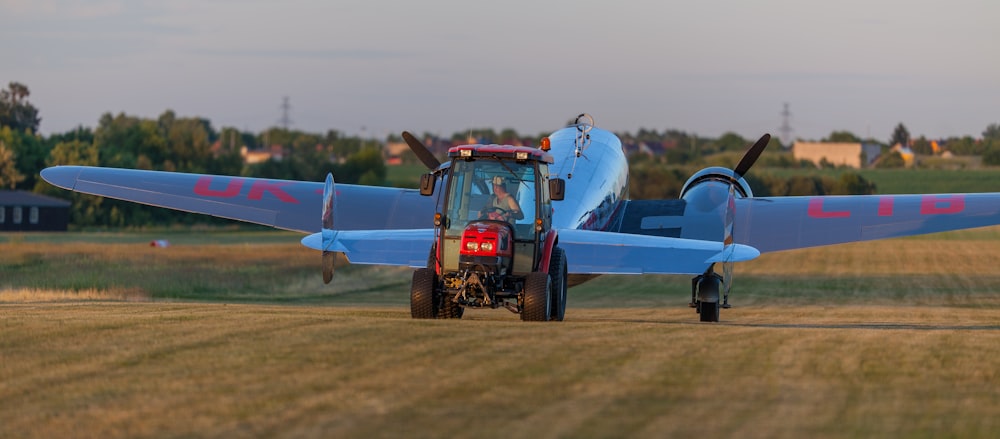 Blaue Flugplanke