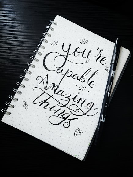 Note saying, “You’re Capable of Amazing Things.”