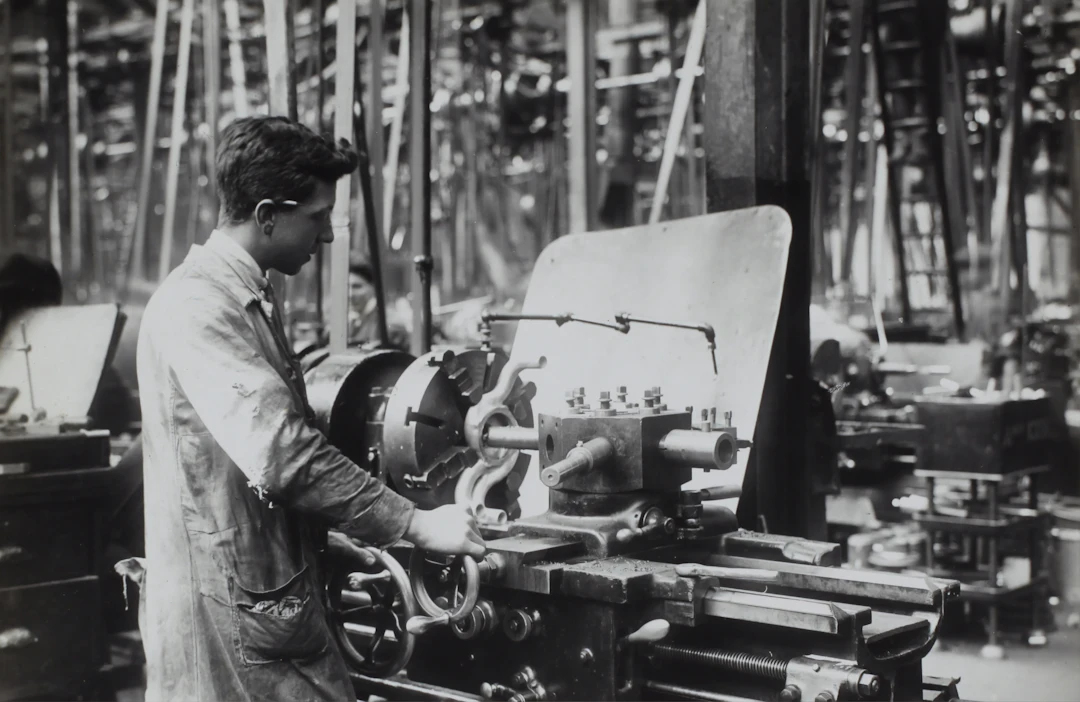 Industrial machinery mechanic