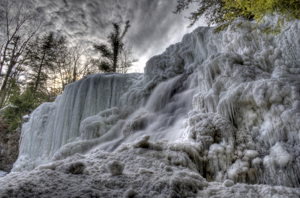 fond d’écran falaise de neige