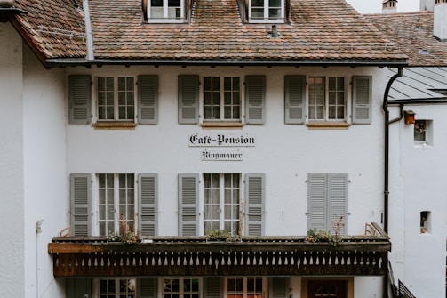 Front view of Pension Elisa building with welcoming entrance in Bad Friedrichshall.