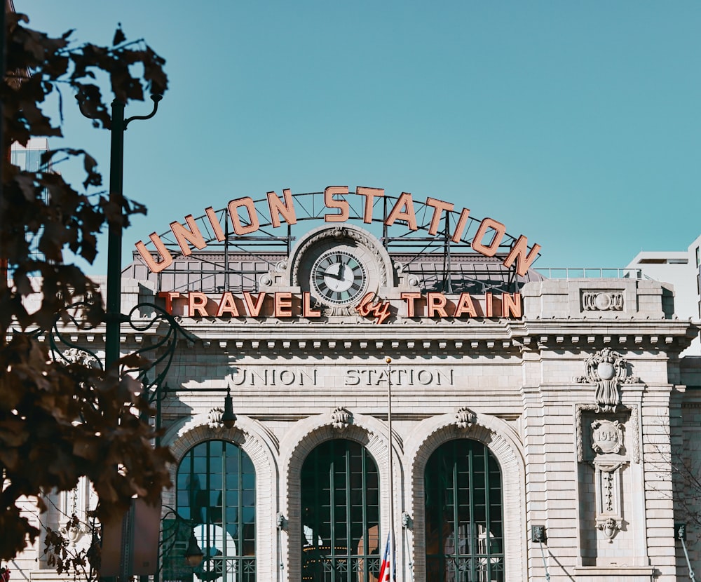 Gebäude der Union Station bei Nacht