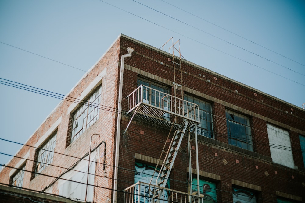 brown concrete building