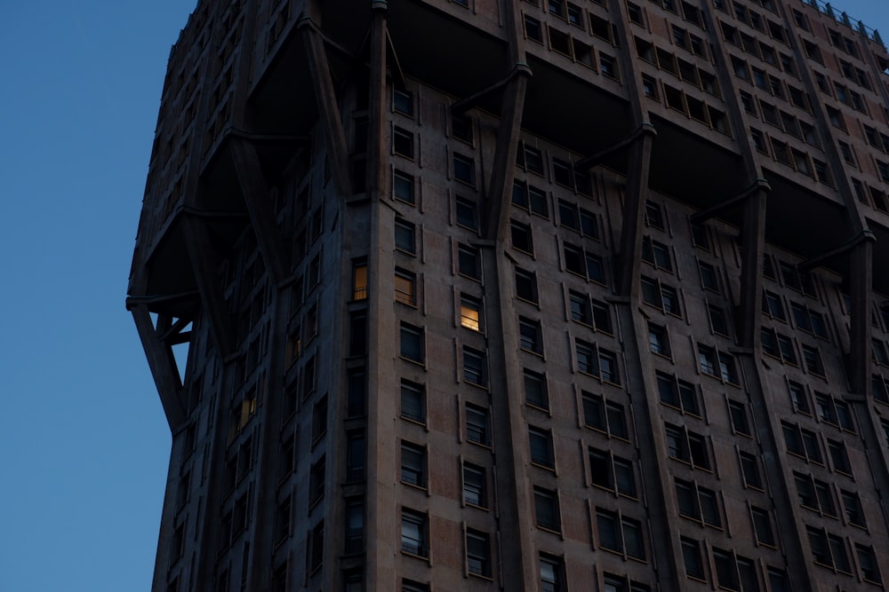 brown concrete building