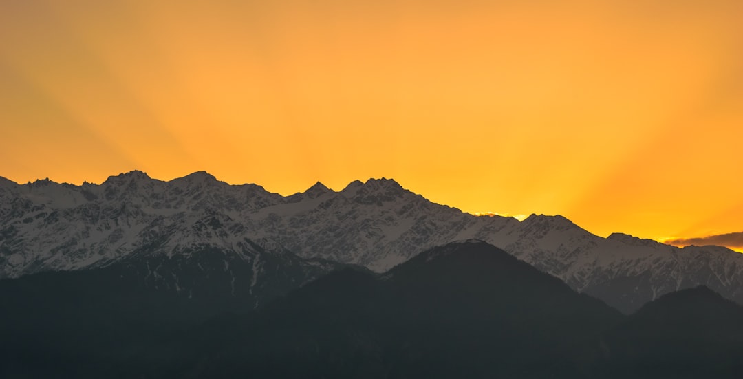 travelers stories about Mountain range in Munsyari, India