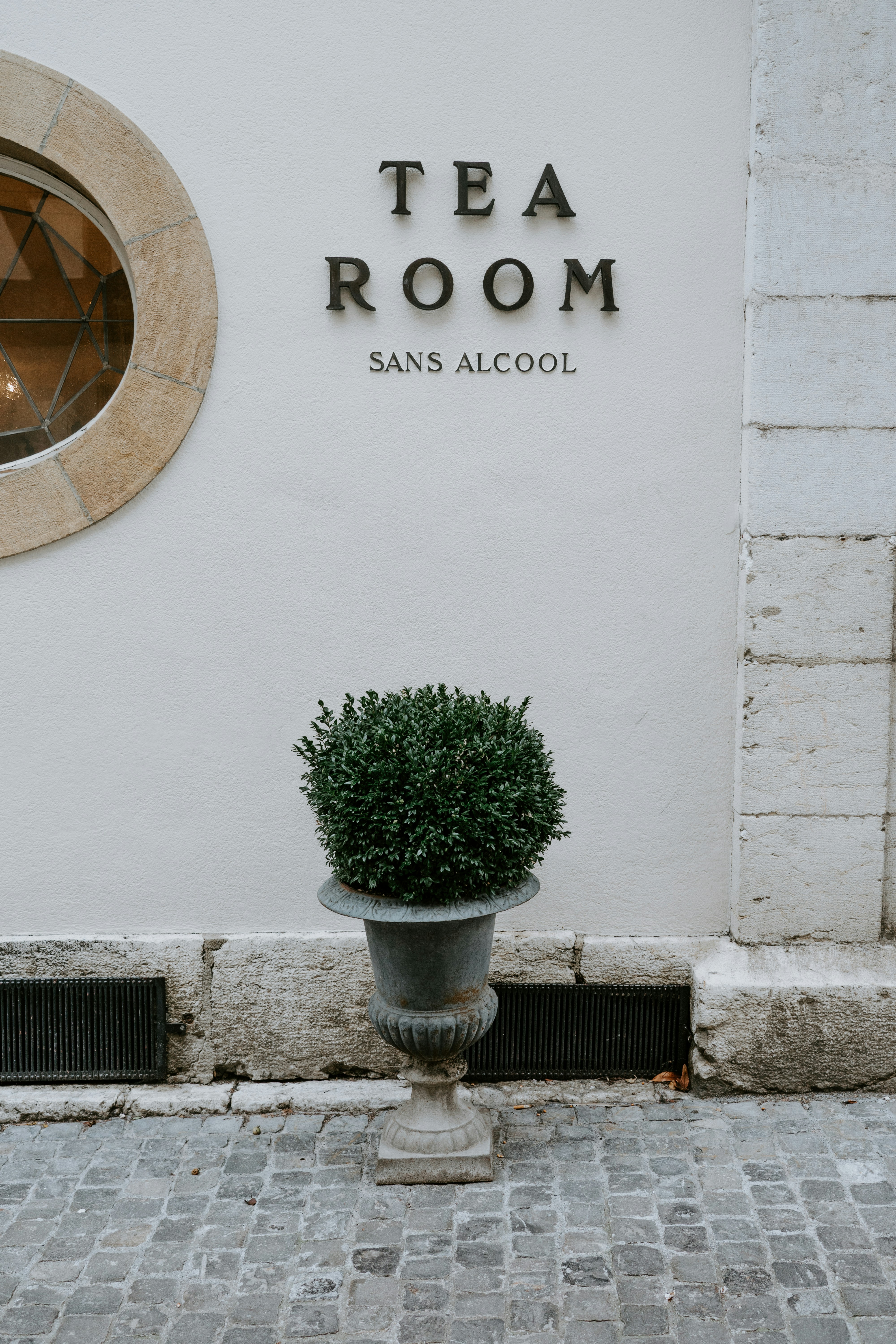 White Tea Room Sans Alcool Concrete Building Photo Free