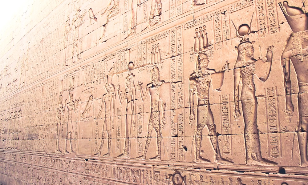 parede egípcia marrom