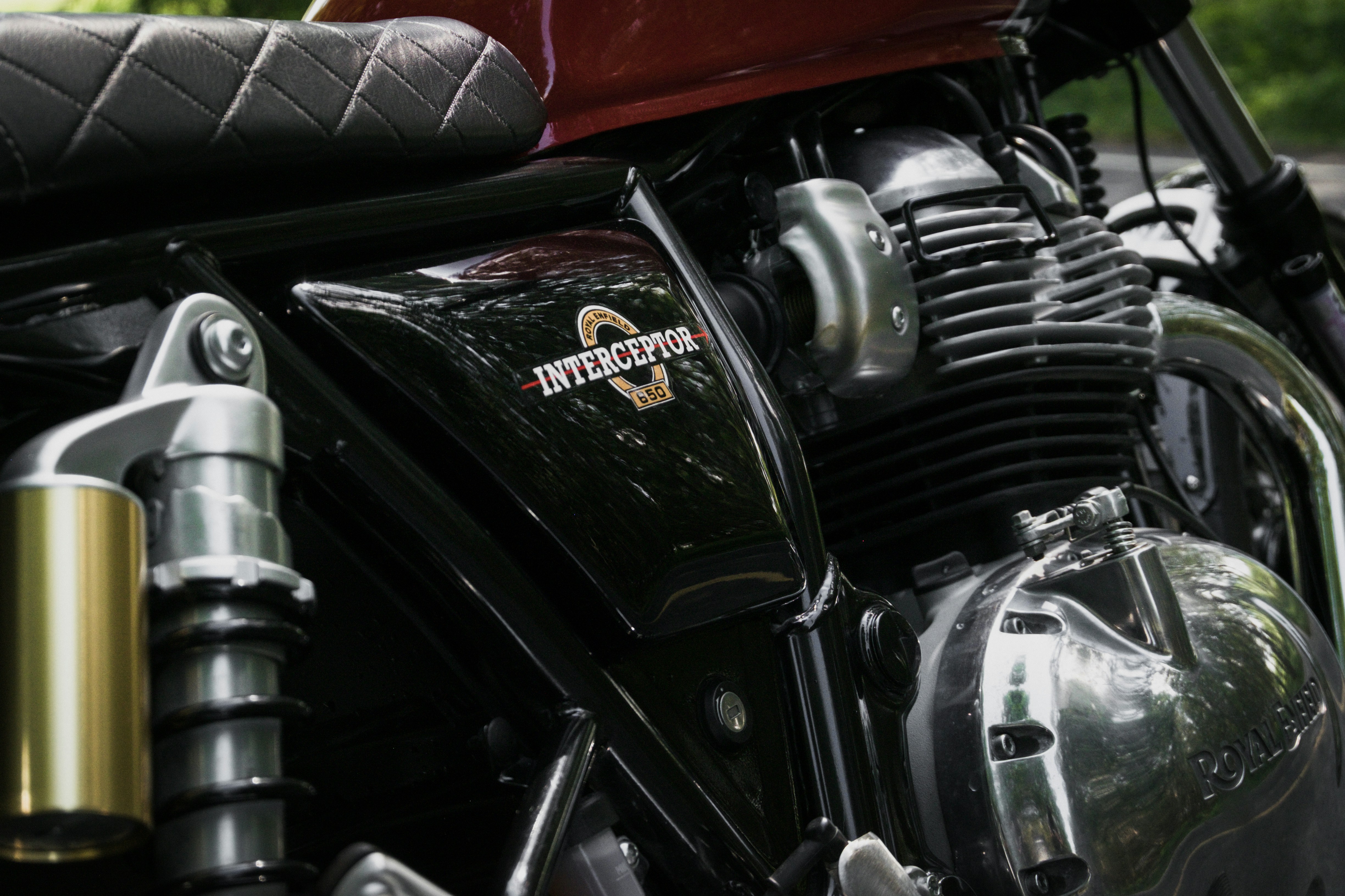 Royal Enfield Bullet 650 Twin: A Comprehensive Overview of Engine Specs, Pricing, and Comparison with Interceptor 650