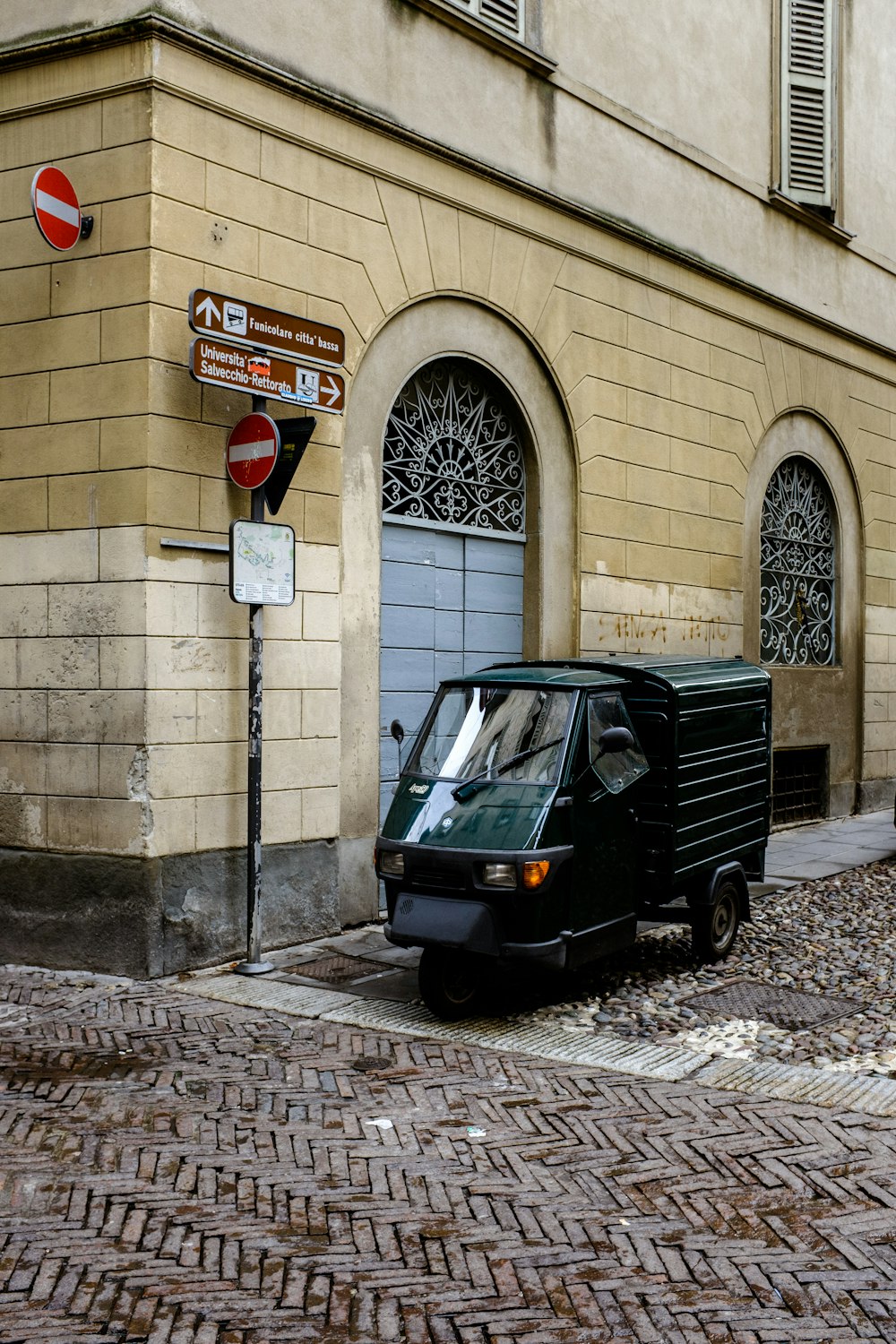 black tricycle