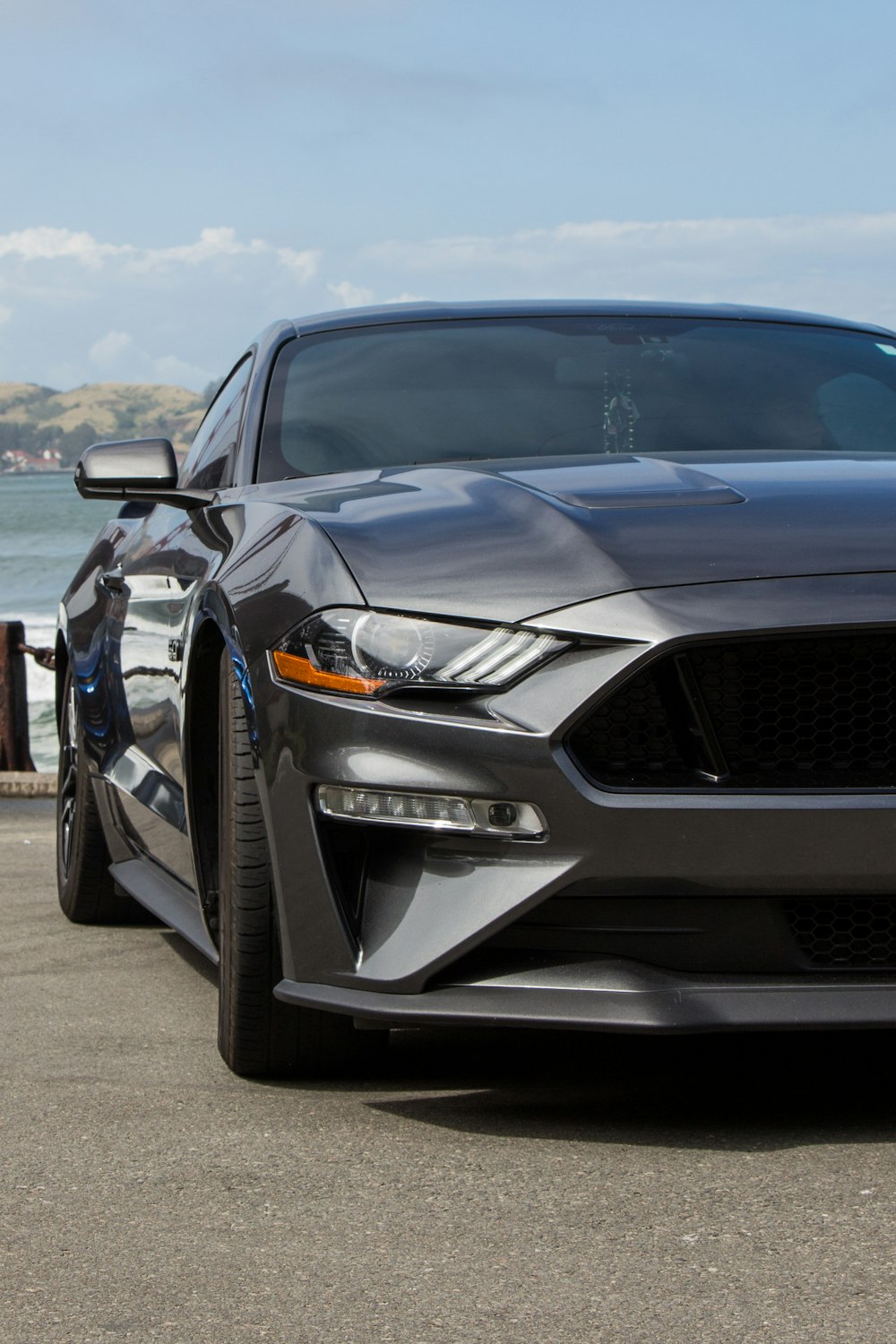 gray Ford Mustang