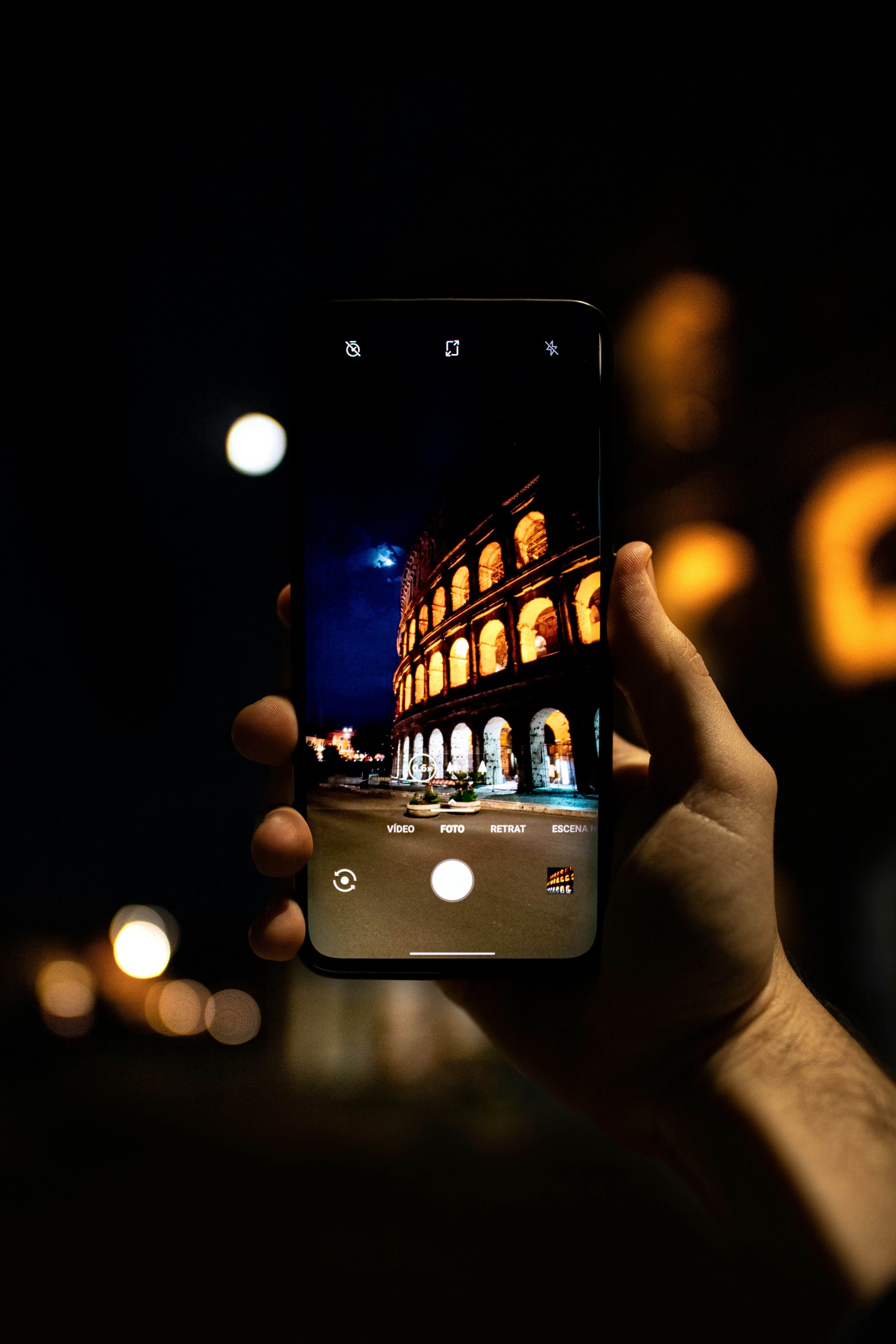 Androidスマートフォンを持っている人